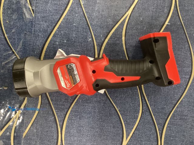 Lot 49-3539678 - Milwaukee Worklight LED Item is unused