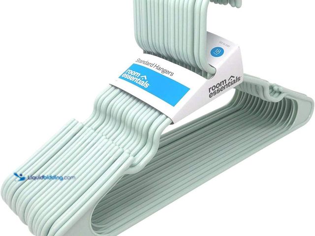 Lot 49-5581595 - QTY 10 - ROOM ESSENTIALS 18 COUNT PLASTIC HANGERS. COLOR IS MINDFUL MINT. NEW