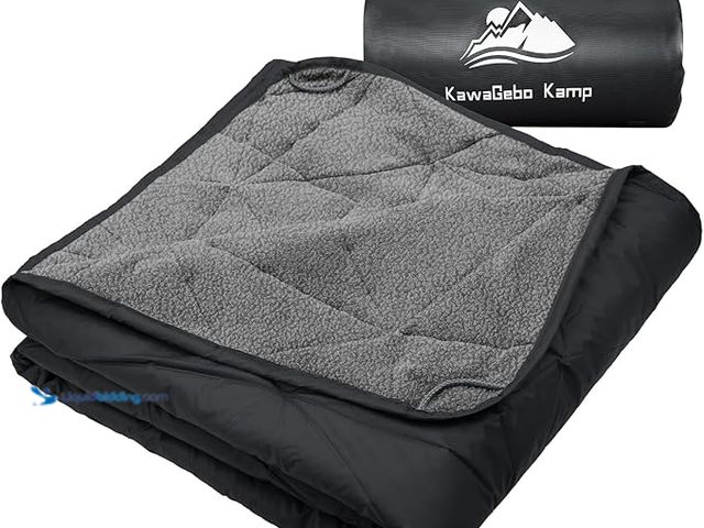 Lot 49-3600288 - Large Outdoor Waterproof Blanket Extra Thick Fleece Stadium Blanket for Camping, Car, Pet, Picnics -...