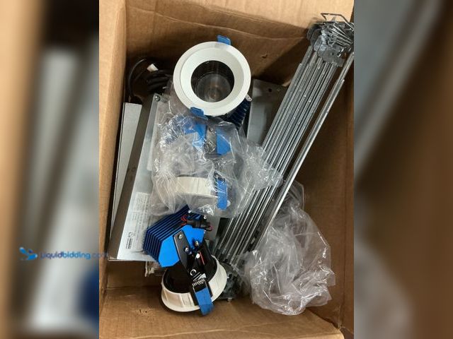 Lot 49-5435549 - 4pc ceiling light kit (hardware and attachments included) Unused