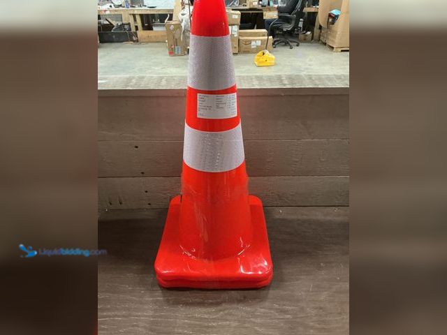 Lot 49-3527511 - 26in Orange Traffic Cones (2pack) Unused