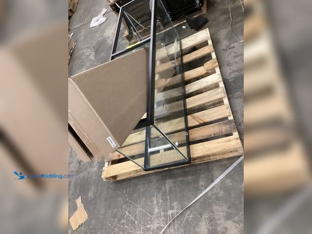 Lot 49-5406829 - 48" Glass Fish Tank Aquarim, Includes lights, & Filter, No Factory picture, Unused.