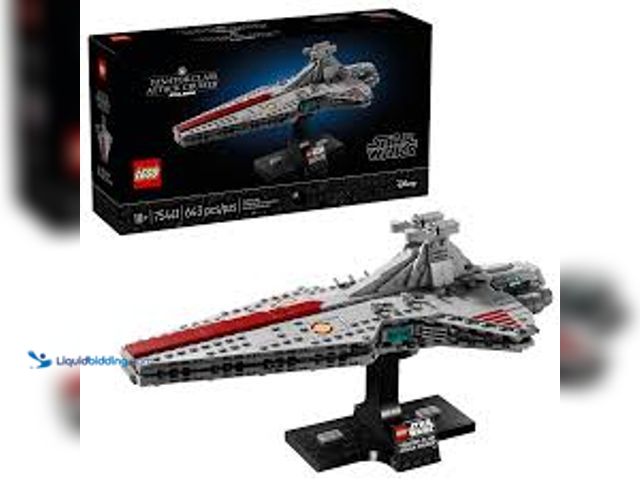 Lot 49-3538915 - Venator-Class Attack Cruiser. Model #75441. Unused. Box damage. Set complete