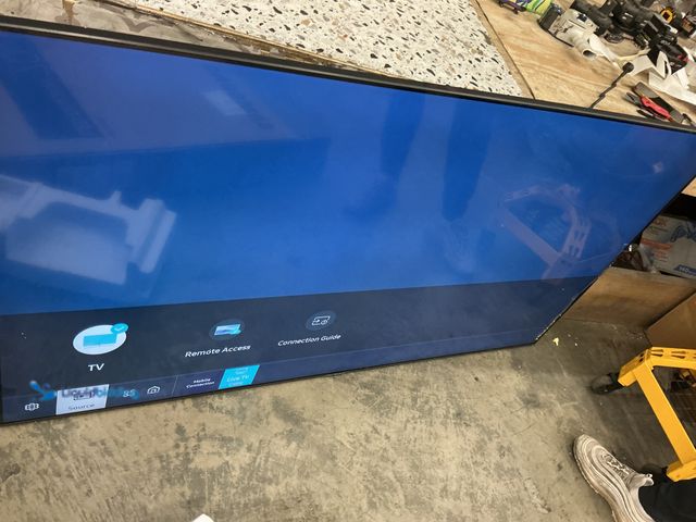 Lot 49-3534472 - Samsung - 70" CLASS BE70T-H LED 4K TV, Unused, tested works, includes attachments.