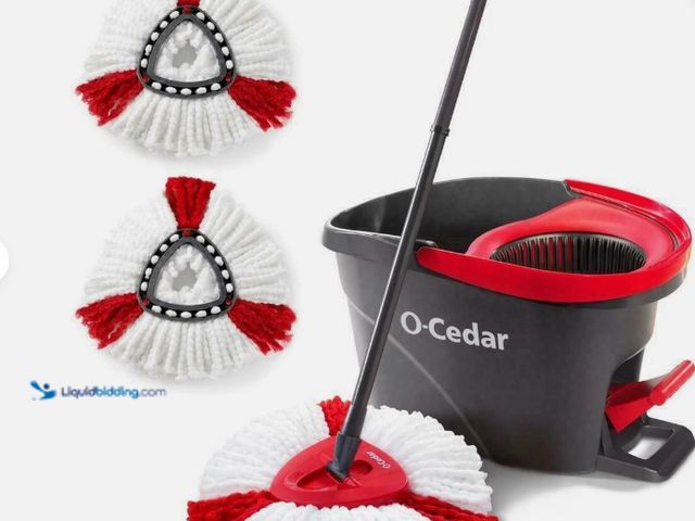 Lot 49-1515643 - O-Cedar EasyWring Microfiber Spin Mop with Bucket System, Model# 166675, Slightly used.  Ref#HD0725