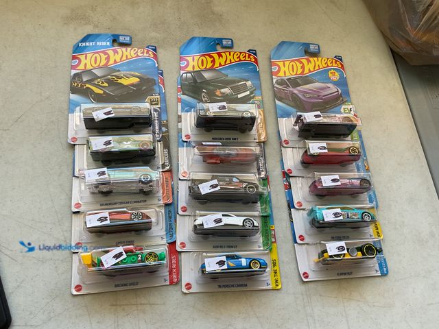 Lot 49-1977812 - Other LOT OF 15 HOT WHEELS 1/64 SCALE DIECAST CARS NEW IN PACKAGES VARIOUS MAKES AND MODELS #COINS07...