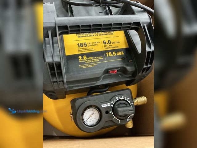 Lot 49-5463739 - DEWALT
6 gal. 165 PSI Portable Electric Pancake Air Compressor (tested works) (powers on) Used