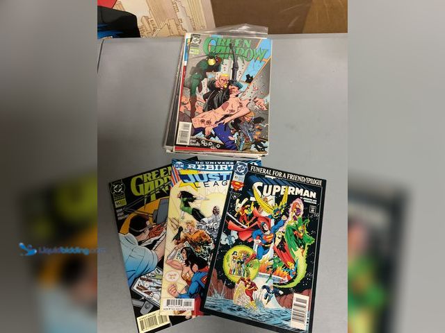 Lot 49-1505375 - COLLECTIBLE AMAZING LOT OF 20 ASSORTED COMIC BOOKS FROM DC AND MARVEL INCLUDING SUPERMAN, GREEN ARRO...