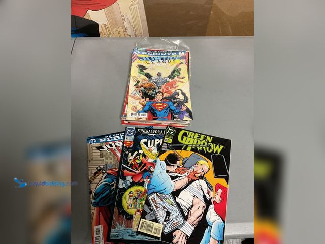 Lot 49-1505374 - COLLECTIBLE AMAZING LOT OF 20 ASSORTED COMIC BOOKS FROM DC AND MARVEL INCLUDING SUPERMAN, GREEN ARRO...