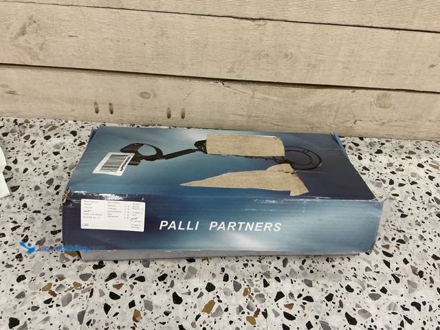 Lot 49-5476899 - Metal detector. Used