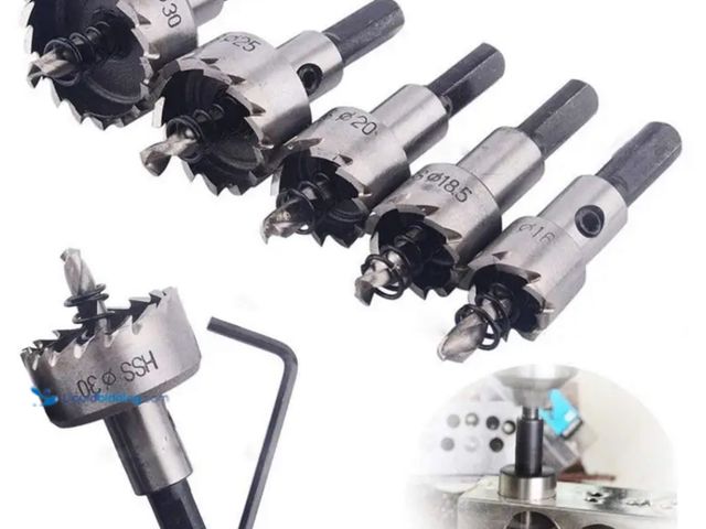 Lot 49-1792875 - New 5Pcs HSS Hole Saw Cutter, Drill Bits Set.
