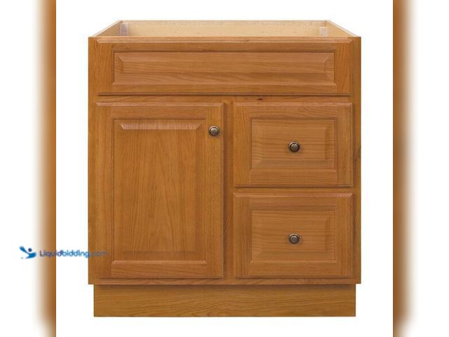 Lot 49-5542990 - Glacier Bay
Hampton 30 in. Bathroom Vanity Cabinet without Top in Oak (Assembled) Unused