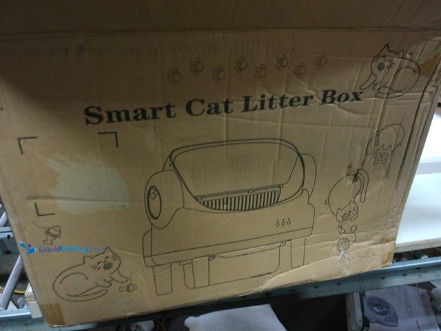 Lot 49-1555638 - Self Cleaning Litter Box, White, Model# M5, Unused, Unable o test, Factory Packed.  Ref#BULK1126
