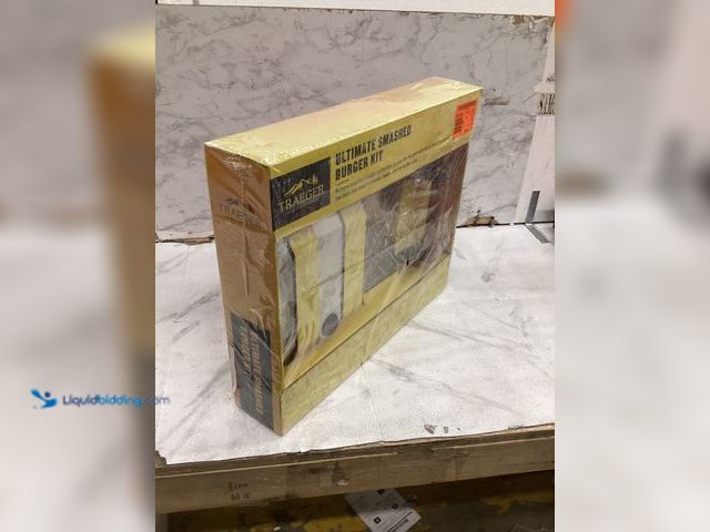 Lot 49-5479018 - Traeger Ultimate Smashed Burger Kit 3-Piece Set. Model # BAC734 Unused