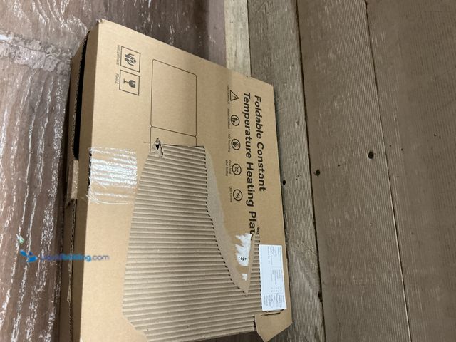 Lot 49-5487692 - Foldable Constant Temperature Heating Plate (powers on) (scuffs and scratches) Used