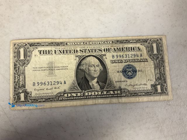 Lot 49-5467319 - 1957 A BLUE SEAL UNITED STATES ONE DOLLAR SILVER CERTIFICATE