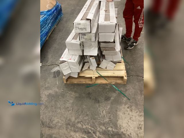 Lot 49-5460323 - Daltile Porcelain Floor and Honeycomb Wall Tile Item in in a PK of 22 boxes, 1 broken piece each box...