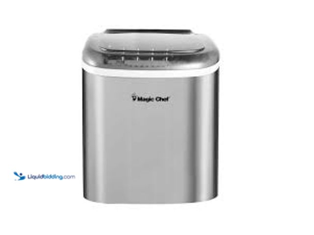 Lot 49-5483980 - Magic Chef 27 lbs. Bullet Ice Countertop Ice Maker in Stainless Steel. Model # HMIM27ST. Unused