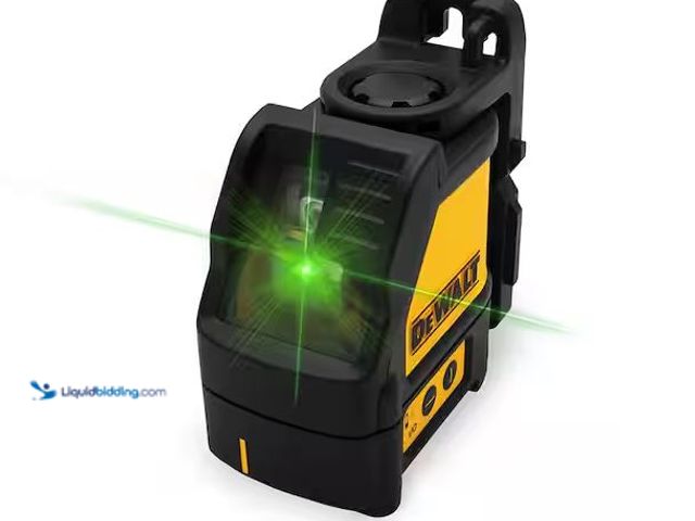 Lot 49-5573292 - DEWALT
100 ft. Green Self-Leveling Cross Line Laser Level with (3) AA Batteries & Case, Unused