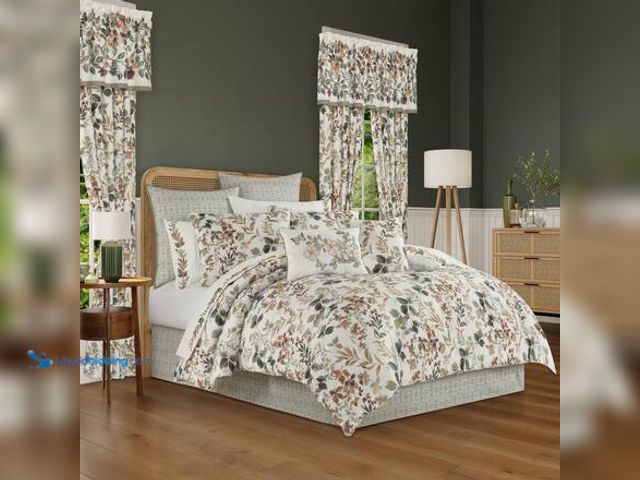 Lot 49-5581876 - QUEEN STREET NEW YORK Evergreen Sage Polyester King 4-Piece Comforter Set Model # 2866056KCS USED.