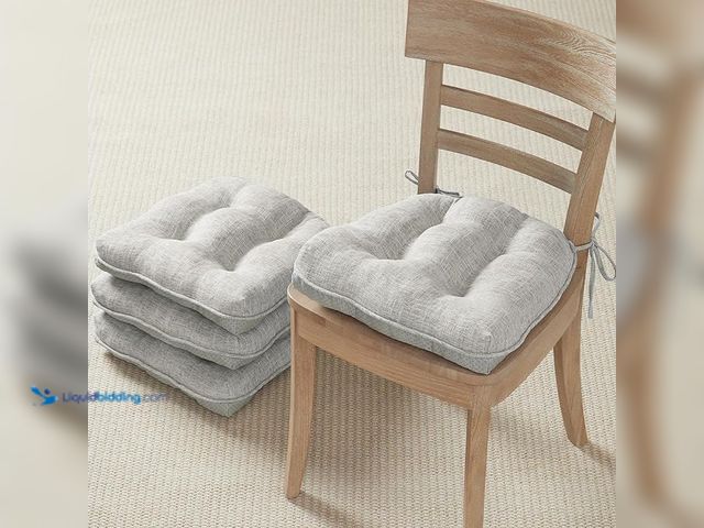 Lot 49-3480494 - (4) Quilmfoam 15.5"x15.5" Kitchen Chair Cushions Set of 4 for Dining Chair, Soft Tufted Non-Slip Mem...