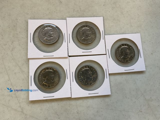 Lot 49-1830546 - LOT OF 5 SUSAN B ANTHONY ONE DOLLAR COINS ALL 1979 #COINS0219