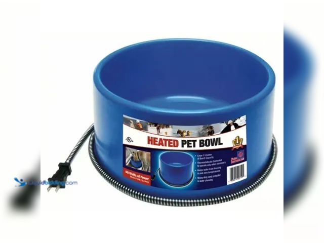 Lot 49-1627154 - Farm Innovators 60 Watt Premium Plastic Heated Pet Water Bowl with Advanced Thermostatic Control for...