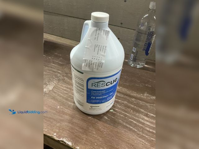 Lot 49-5482099 - Rescue Concentrate Disinfectants for Farm & Ranch (1 gal) New