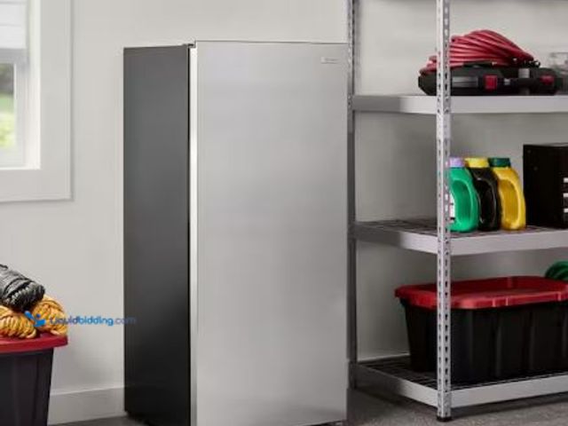 Lot 49-1549223 - Vissani 7.1 cu. ft. Manual Defrost Convertible Upright Freezer in Stainless Steel Look, Model # MDUF...