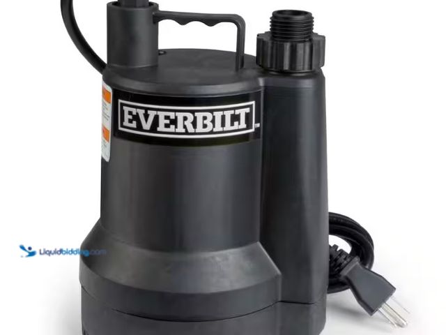 Lot 49-5552897 - Everbilt
1/6 HP Plastic Submersible Utility Pump. Model # SUP54-HD. Unused and powers on.