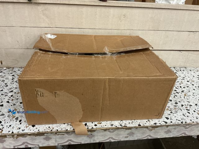 Lot 49-5453246 - Wax Melter for Candle Making, 150 oz Electric Candle Wax Melting Pot with Pour Spout and Temperature...