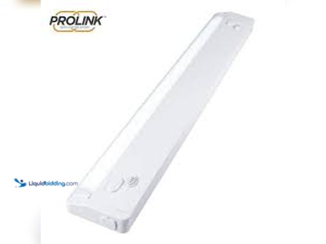 Lot 49-5479073 - ULTRA PROGRADE ProLink Plug-in 36 in. LED White Under Cabinet Light. Model # 55210-T1 Unused