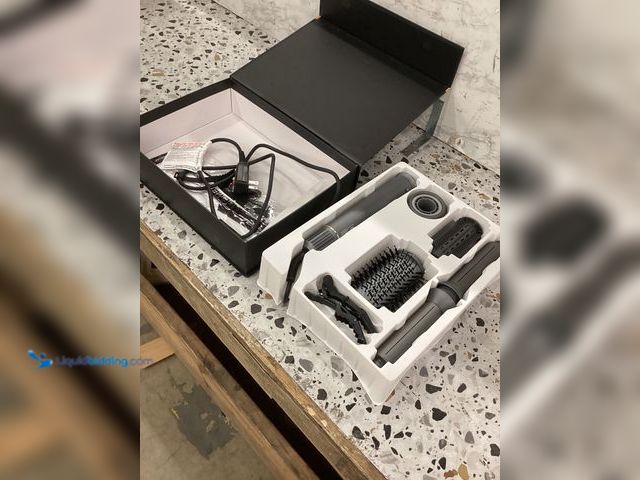 Lot 49-5460613 - 5 in 1 Hair Styler 110,000 RPM Brushless Motor Item is unused, tested/works