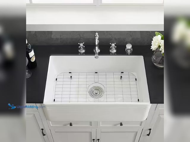 Lot 49-1636803 - Swiss Madison Delice Farmhouse Ceramic 30 in. x 18 in. Single Bowl Kitchen Sink in White Model # SM-...