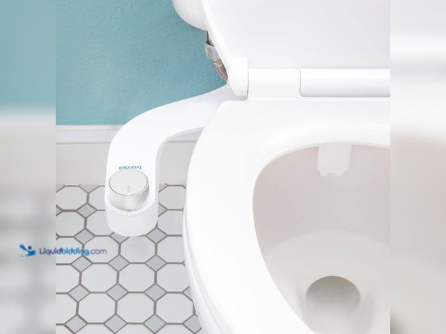 Lot 49-3614956 - Brondell FreshSpa Comfort+ Ambient Temperature Non-Electric Bidet Attachment in White - Unused (Mode...