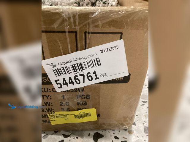 Lot 49-5446761 - Ifanze 7ft Artificial Holiday Christmas Tree. Item is used with cracked bottom part.