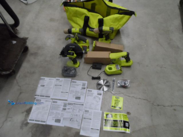 Lot 49-1817996 - 6 Ryobi PCL206, PCL235, PCL430, PCL660, PCL515, PCL500, PCL660 Battery Powered Ryobi 6 Piece Combo K...