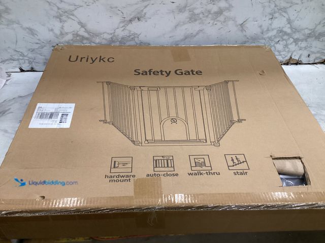 Lot 49-5561042 - Uriykc Safety Gate, Factory Sealed