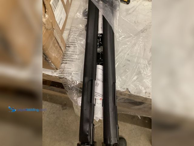 Lot 49-5545029 - Black Retracktable Bany Gate Unused