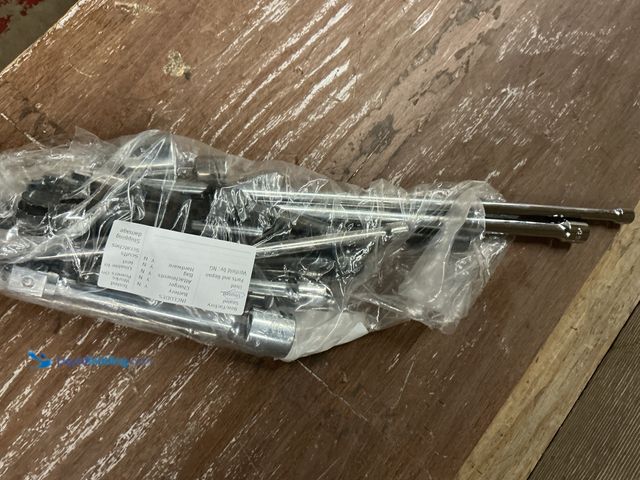 Lot 49-5487028 - Husky Drive Tools HDT9PCPO 35pc Unused