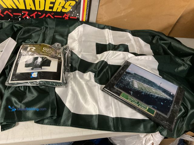 Lot 49-1505457 - COLLECTIBLE NICE LOT OF MICHIGAN STATE SPARTANS COLLECTIBLES AND MEMORABILIA INCLUDING FLAG, GRILL C...