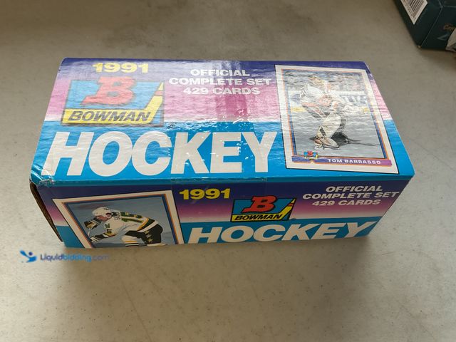 Lot 49-1830641 - COLLECTIBLE FACTORY SEALED 1991 BOWMAN HOCKEY COMPLETE 429 CARD SET INCLUDING GRETZKY AND MORE #COIN...