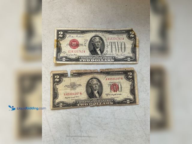Lot 49-1830018 - LOT OF 2 LARGE RED SEAL UNITED STATES 2 DOLLAR BILLS BANKNOTES INCLUDING 1928 G AND 1953 B POOR COND...