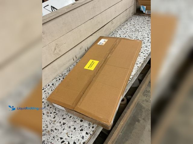 Lot 49-5462058 - QTY 3 - Large Blue Plaid Goodfellow & Co Button up shirt. New.