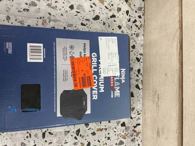 Lot 49-5485806 - Ninja - Black Grill Cover. Model: 622356639774SKU: 12141742. New