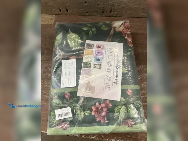 Lot 49-5484448 - Runner Rug for Kitchen 2'6"x8' Washable Rugs with Rubber Backing Soft Floral Bird Magpies Floral Ani...