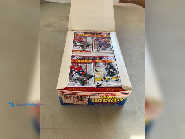 Lot 49-1505501 - COLLECTIBLE 1990 SCORE NHL HOCKEY PREMIER EDITION WAX PACK BOX OF 36 PACKS ALL SEALED #COINS1211