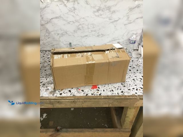 Lot 49-5478781 - Multi Ball Trailer Hitch Mount Kit Item is unused