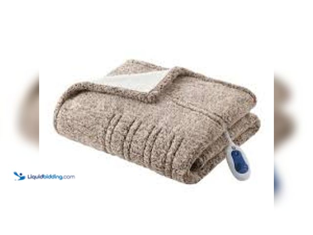 Lot 49-5476746 - 50"x60" Marbled Faux Shearling Electric Throw Gray. Model #022164301298.