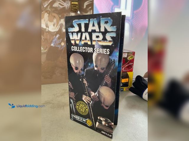 Lot 49-3503748 - Other 1997 STAR WARS COLLECTOR SERIES CANTINA BAND “FIGRIN D’AN” 12 INCH ACTION FIGURE IN ORIGINAL B...